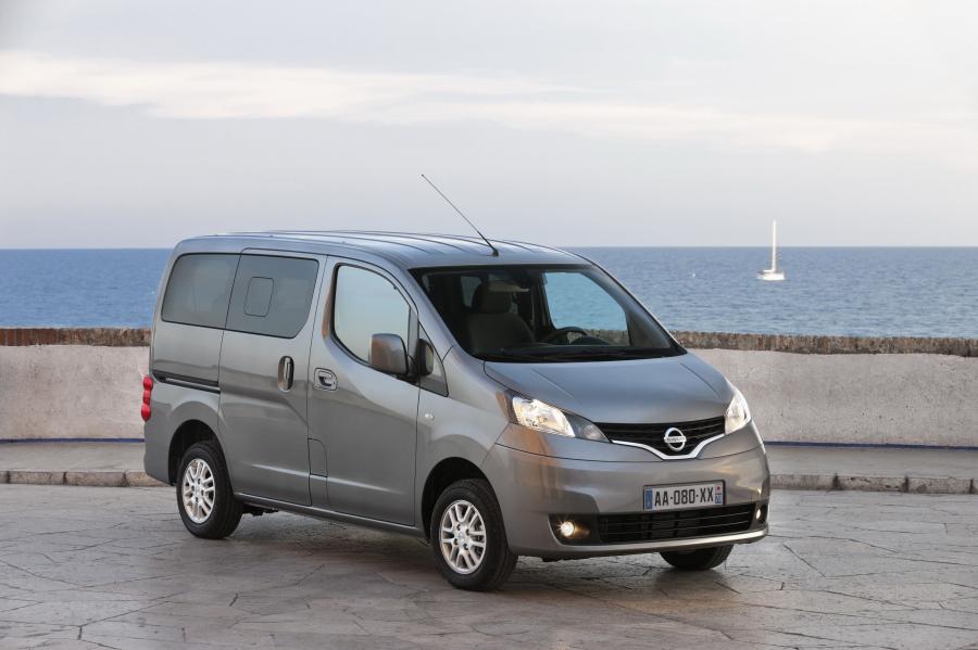  Nissan NV200 2009 года  (фото 55 из 108)